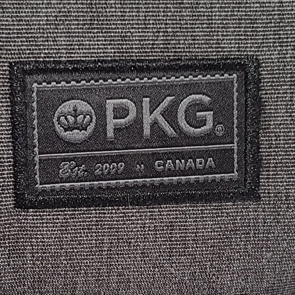 PKG Laptop Messenger Bag Gray – Fits up to 15" Laptop, Padded with Multiple Comp - Picture 3 of 10